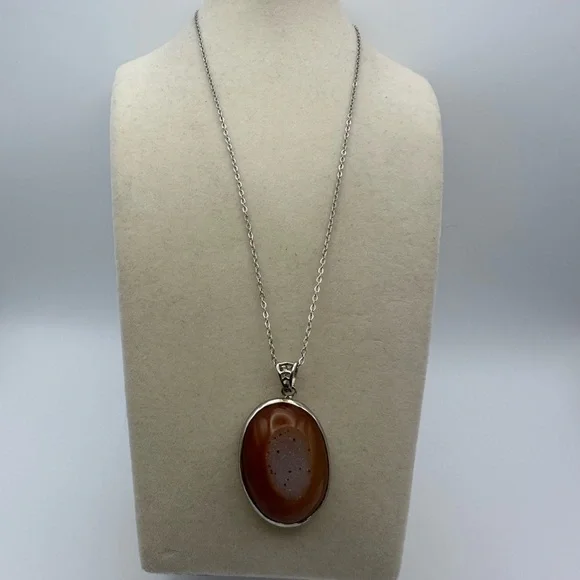 Druzy Agate Oval Pendant Necklace on Silver Copper Chain - Picture 5 of 16